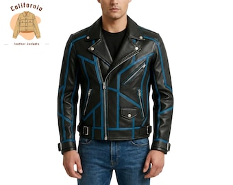 Könnte beinhalten: Schwarze Lederjacke im Biker-Stil mit blauen geometrischen Akzenten. Die Jacke hat einen Reißverschluss, mehrere Taschen und einen Gürtel in der Taille. Der Mann trägt blaue Jeans. Stilvolle Oberbekleidung.