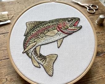 Diseño de bordado a mano de trucha arcoíris, patrón de bordado de pez trucha, archivo PDF