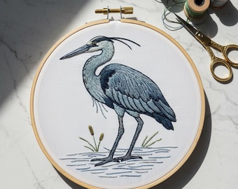 Patrón de bordado a mano de garza azul, diseño de bordado floral en bastidor, bordado a mano, PDF de bordado