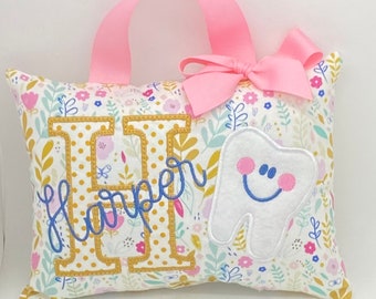 Almohada del hada de los dientes para niñas, personalizada con opción de tabla dental