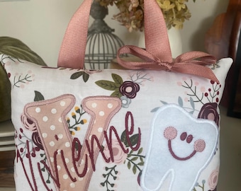 Almohada del hada de los dientes para niñas, personalizada con opción de tabla dental