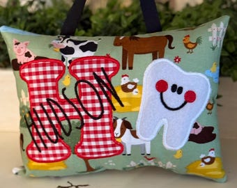 Almohada del Hada de los Dientes con Dinosaurios Personalizados - Regalo de Cumpleaños para Niños - Regalo de Navidad - Tabla Dental - Hada de los Dientes - Animales - Primer Cumpleaños