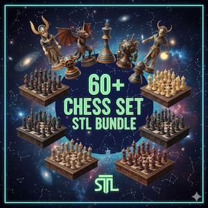 Op de afbeelding: Een promotieafbeelding met een bundel schaaksets met verschillende thema-ontwerpen, zoals mythische figuren en historische personages. De tekst "60+ CHESS SET STL BUNDLE" is zichtbaar. De achtergrond is donkerblauw met een sterrenbeeldpatroon.
