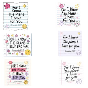 Peut inclure: Six designs carrés présentant des arrière-plans de papier ligné avec le texte For I Know The Plans I Have For You et Jeremiah 29:11. Chaque motif inclut des illustrations colorées de fleurs, d'étoiles jaunes, de cœurs roses et de visages souriants.