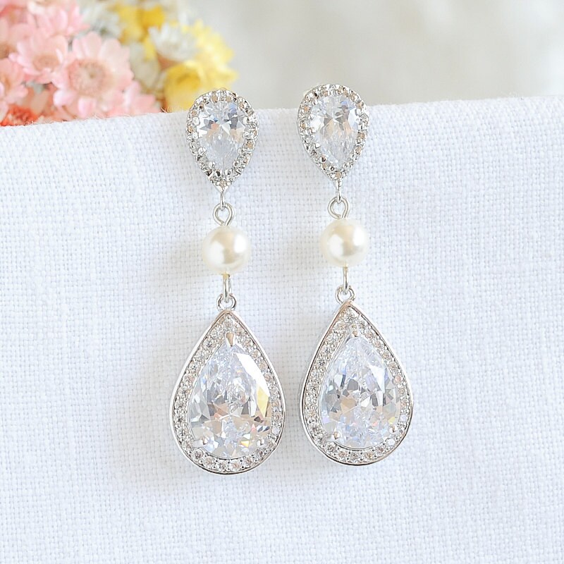 Asteria Brill Pink/White/Gold Beaded Earrings