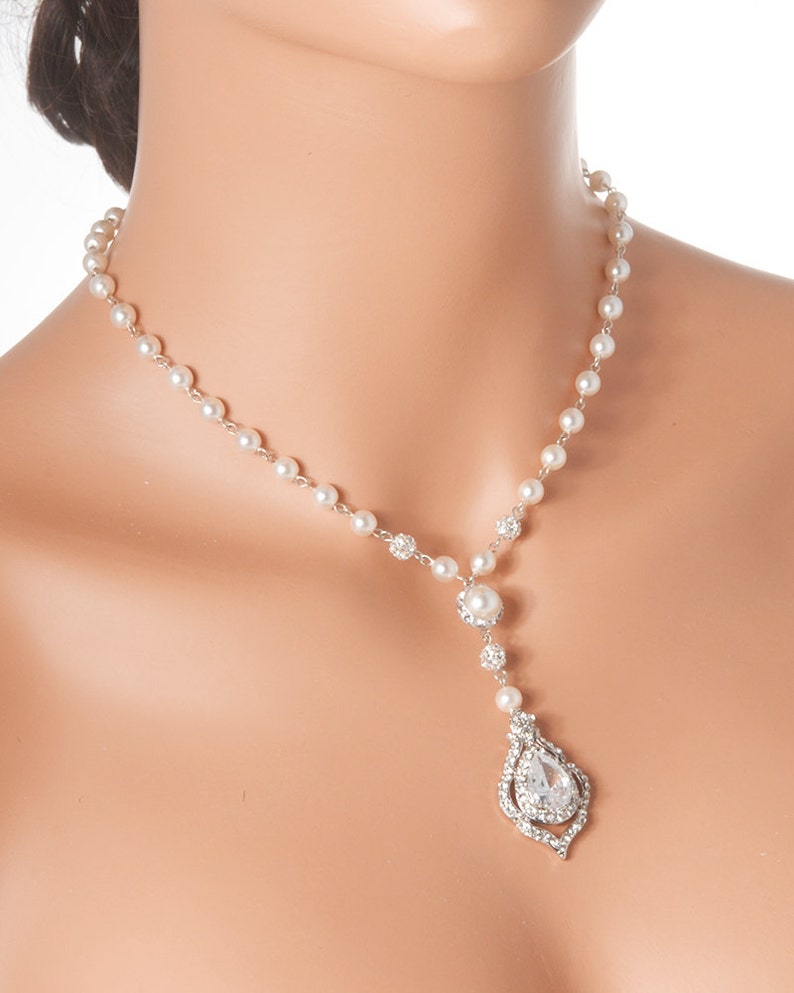necklace for wedding day