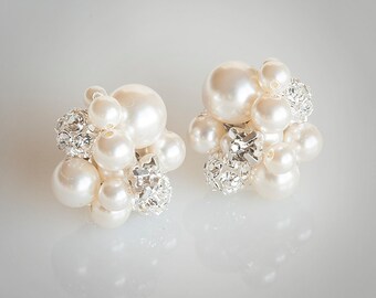 Sieraden Oorbellen Clusteroorbellen Pearl Stud Earrings Bridal Cluster earrings Bridal Pearl earrings Bridal Pearl Crystal Earrings White Crystal Vintage Pearl Earrings 