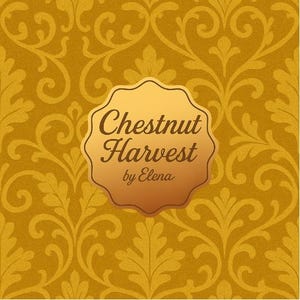 Puede incluir: Un fondo amarillo dorado con un patrón floral repetido. Un emblema dorado con bordes festoneados en el centro dice "Chestnut Harvest by Elena" en una escritura marrón y elegante. El diseño general tiene una estética vintage.