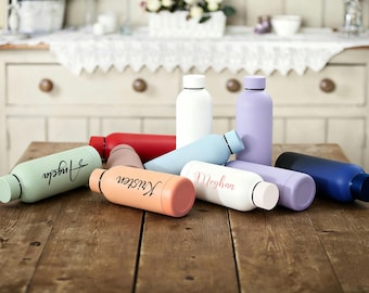 Borraccia in acciaio inox personalizzata con stampa UV. Adatta per feste di matrimonio e regali per damigelle d'onore.