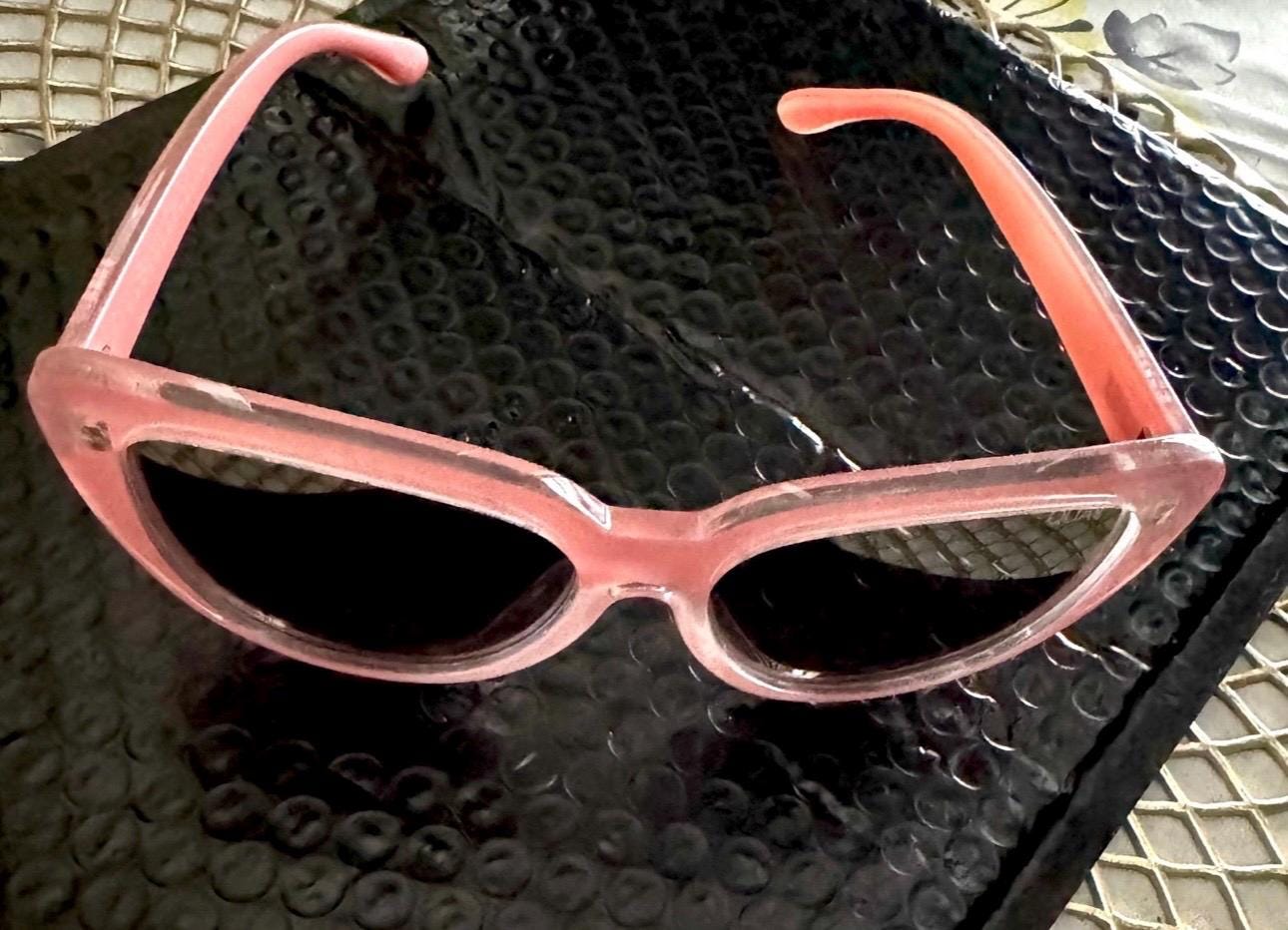 Quay Australia Blush Sunglasses Quay Australia Blush Pink Sunglasses & Case - Etsy Israel main image 2