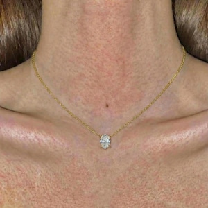 Collar de moissanita ovalada / Plata de ley bañada en oro de 18 quilates, joyería minimalista