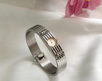 Vintage Cuffed Bangle Seiko Alba V220-0020