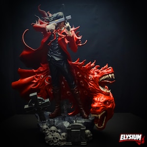 Peut inclure: Figurine détaillée d'un personnage en long manteau rouge, tenant une arme à feu et debout sur une créature rouge ressemblant à un dragon. La base comprend une pierre tombale et des crânes. La figurine a un fond sombre et le mot "ELYSIUM".