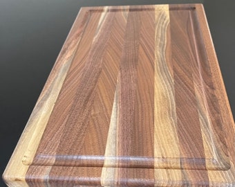 Solid walnut cutting board 16" x 10" x 1.5" thick