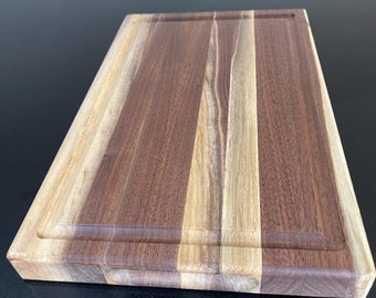 Solid walnut cutting board 16" x 10" x 1.5" thick