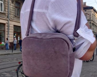 Powder Pink Velvet Crossbody Bag with Floral Strap – Elegant Shoulder Purse