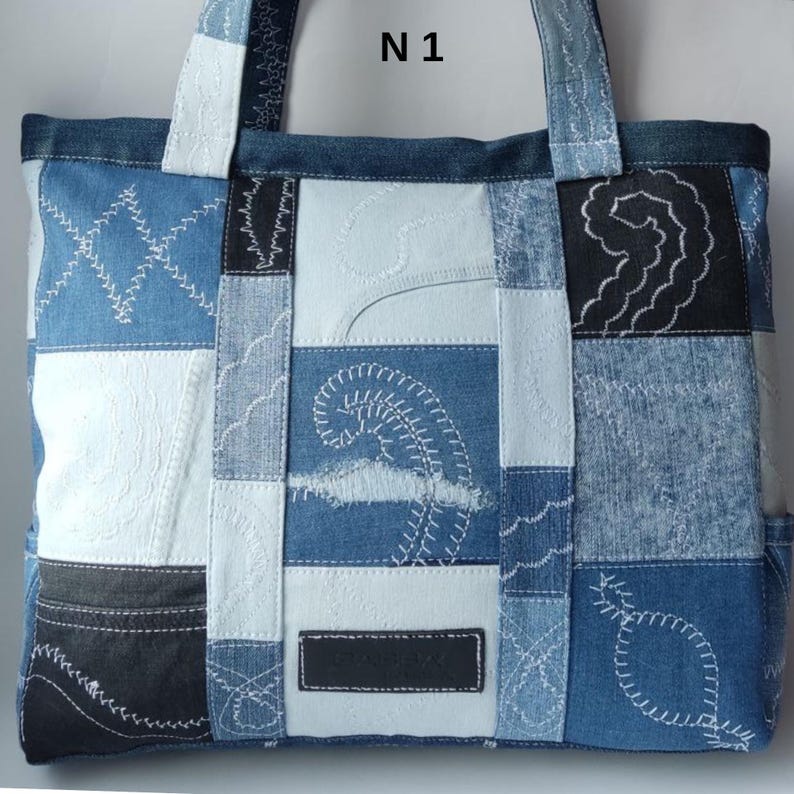 Borsa tote in patchwork di denim riciclato: borsa a tracolla grande realizzata a mano per l'uso quotidiano. # 1