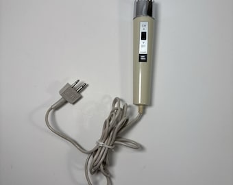 Microfono dinamico vintage Lloyds IMP 500 con spina a 2 poli, audio retrò