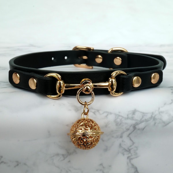 Gothic Choker Halsband mit Knochen & Glöckchen Anhänger, verstellbares schwarzes Lederhalsband mit abnehmbarer Kette, Punk Rock Schmuck, Geschenk für Sie