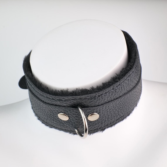 Soft Plush Lined Leather Choker with O-Ring, Wide Adjustable Choker in Black/Red, Punk Gothic Necklace