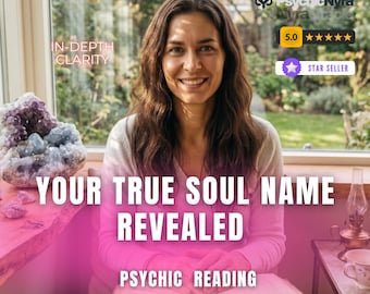 Op de afbeelding: Een persoon met lang bruin haar in een lichtgekleurd shirt met lange mouwen, zittend achter een open boek. Tekstoverlays bevatten IN-DEPTH CLARITY, YOUR TRUE SOUL NAME REVEALED, PSYCHIC READING, PsychicNyra, 5.0 stars en STAR SELLER.