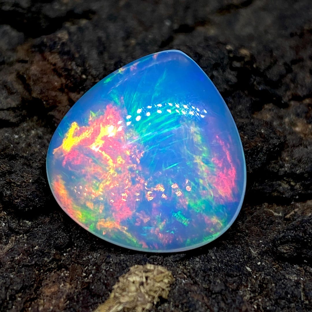 Ethiopian Opal Cabochon: Heart Shape Rod Gemstone, 5.15 CT Opal - Etsy UK
