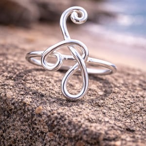 Sterling Silver Swirl Ring – Abstract Loop, Modern Wire Jewelry – Adjustable Open Band