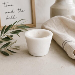 Marble Spice Pinch Pot Kitchen Cook Gourmet Food Gift San Clemente Salt Gourmet Sea Salt Bowl White Stone Grinder Herb Crushing