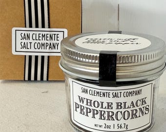 Organic Black Peppercorns – Whole Peppercorns – Fresh Cracked Pepper – Gourmet Spice – Refillable Grinder Pepper