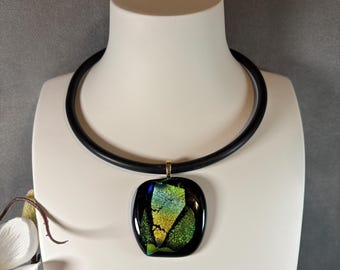 jwNeck002-Green Sparkle -  Handmade Green Dichroic Glass Pendant Choker - Wearable Art Necklace