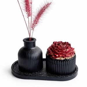 Set di decorazioni in gesso nero fatte a mano
