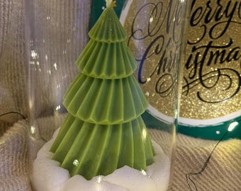 Handgefertigte Grüne Weihnachtsbaum Kerze im Glas mit Holzdeckel