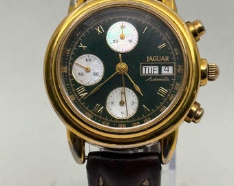 Reloj cronógrafo automático Jaguar exclusivo: esfera verde, caja dorada, fabricado en Suiza.