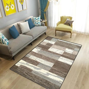 モダンなエリアラグ、ニュートラルなパッチワークラグ、ベージュのリビングルームカーペット、ダメージ加工の抽象柄ラグ、現代的なホームデコレーションフロアラグ
