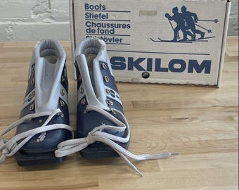 Skilom Blue Vintage Cross-country Ski Boots in their original box - Size 42