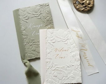 Personalized Wedding Vow Book, 3D Embossed Floral Handmade Paper, Pre-Tied Ribbon, Elegant Bride Groom Vows, Wedding Keepsake Gift