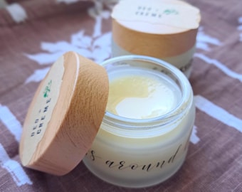 Crème déodorante naturelle sans aluminium, sans produits chimiques, au parfum fruité d'orange, un parfum porte-bonheur issu de la nature, une idée cadeau pour le quotidien