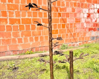 Hand Forged Garden Sculpture with Oak Branches, Premium Metal Garden Art, Outdoor Sculpture Decor, Artistic Landscape Accent