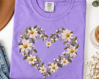T-shirt met nep-patchwork madeliefjes, Comfort Colors shirt met bloemenhart, T-shirt voor botanische liefhebbers, geboortebloemcadeau voor haar in april, top in cottagecore-stijl.