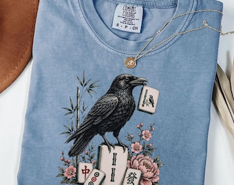 T-shirt met zwarte raven en mahjongtegels, Comfort Colors bloemenprint gotisch mahjongshirt voor gothic-liefhebbers, plus size mahjongspelershirt voor Halloween