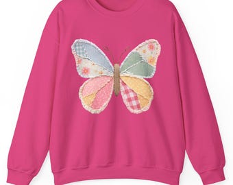 Sudadera de talla grande con estampado de mariposas y patchwork, camisa de primavera, sudadera de cuello redondo con estampado de patchwork para mujeres de talla grande, estilo cottagecore, Gildan 18000