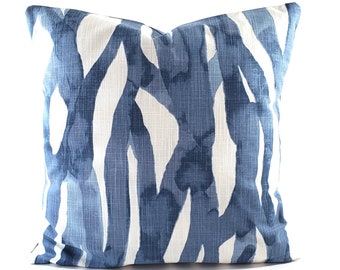 Blue & White Pillow Cover: Linen-Look Slub Canvas, Lina Print