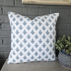 Blue Pillow Gray Blue White Ikat Pillow Cover Throw Pillow Cotton Slub Linen Cushion Cover Damask Printed Cover Shy Blue Bedding Shams
