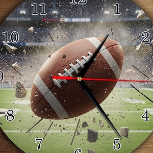 Reloj de pared de fútbol americano PNG – Esfera de reloj de estadio deportivo – Diseño circular de acción de juego dinámico – Descarga digital