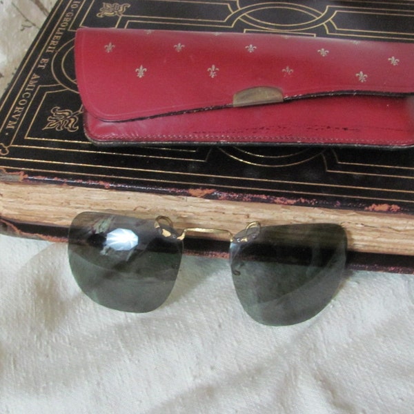 Polaroid Clip On Sun Tinted Colored Lens Glasses Art Deco Circa 1940's - Vintage Early Century