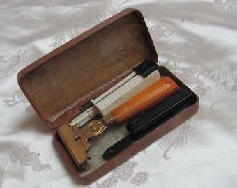 Vintage Schick Injector Men's Bakelite Handle Razor with Hinged Box Case - Includes Blades ready to use // Made in USA