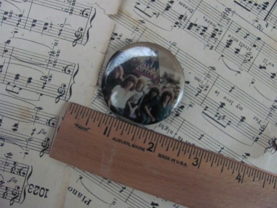 Def Leppard Rock Band -  Pin  Back Button Lapel P… - image 3