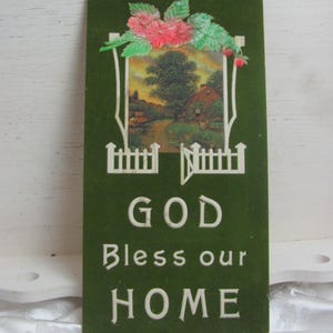 DIOS BENDIGA NUESTRO HOGAR Letrero antiguo vintage para decoración del hogar // Cartón pintado en relieve, estilo granja de los años 30, 16,5 x 33 cm