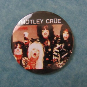 Motley Crue -   Button Lapel Pin - Unused