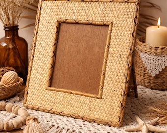 Vintage MCM  Tortoise Rattan Bamboo Tabletop Easel Picture Frame made in Hongkong